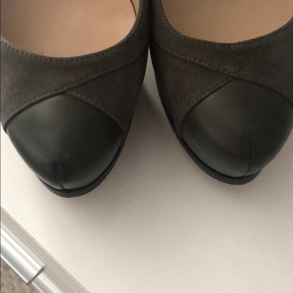 Fendi suede and leather platform pumps - Picture 8 of 8